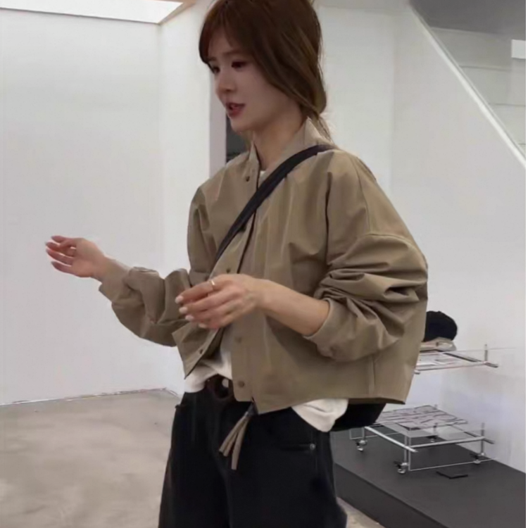 韩版气质休闲百搭纯色短款外套女2025秋季超火爆时尚减龄外搭上衣