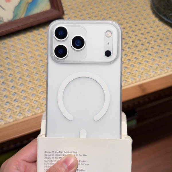 适用苹果17ProMax肤感手机壳17Pro半透明全包磨砂磁吸防摔保护套