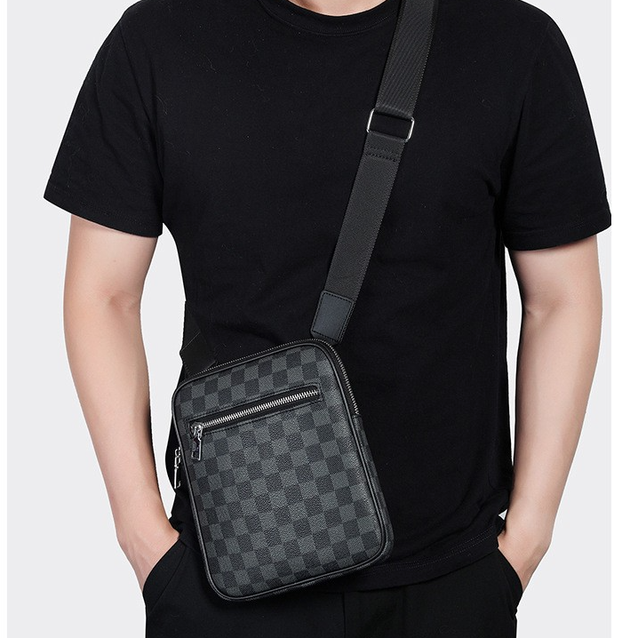 时尚格子肩包方形拉链通勤风光面男士斜挎包商务竖款经典斜跨包