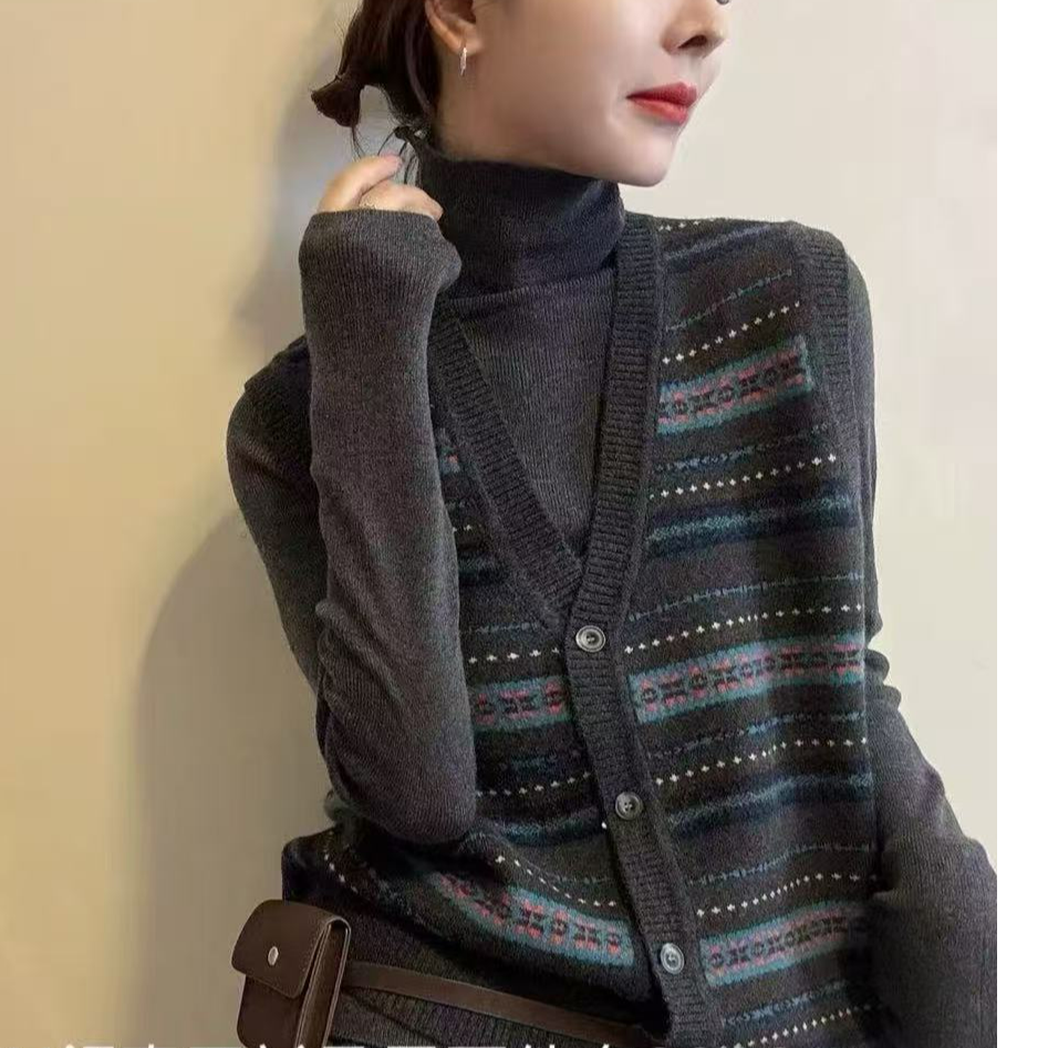 2025优米服饰经典百搭时尚洋气显瘦提花V领真开衫马甲两件套