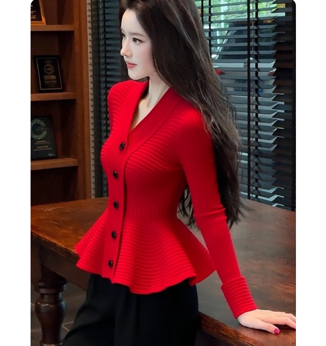 2025秋冬绝美巨好看简约大方穿搭高端独特漂亮气质红色V领上衣女