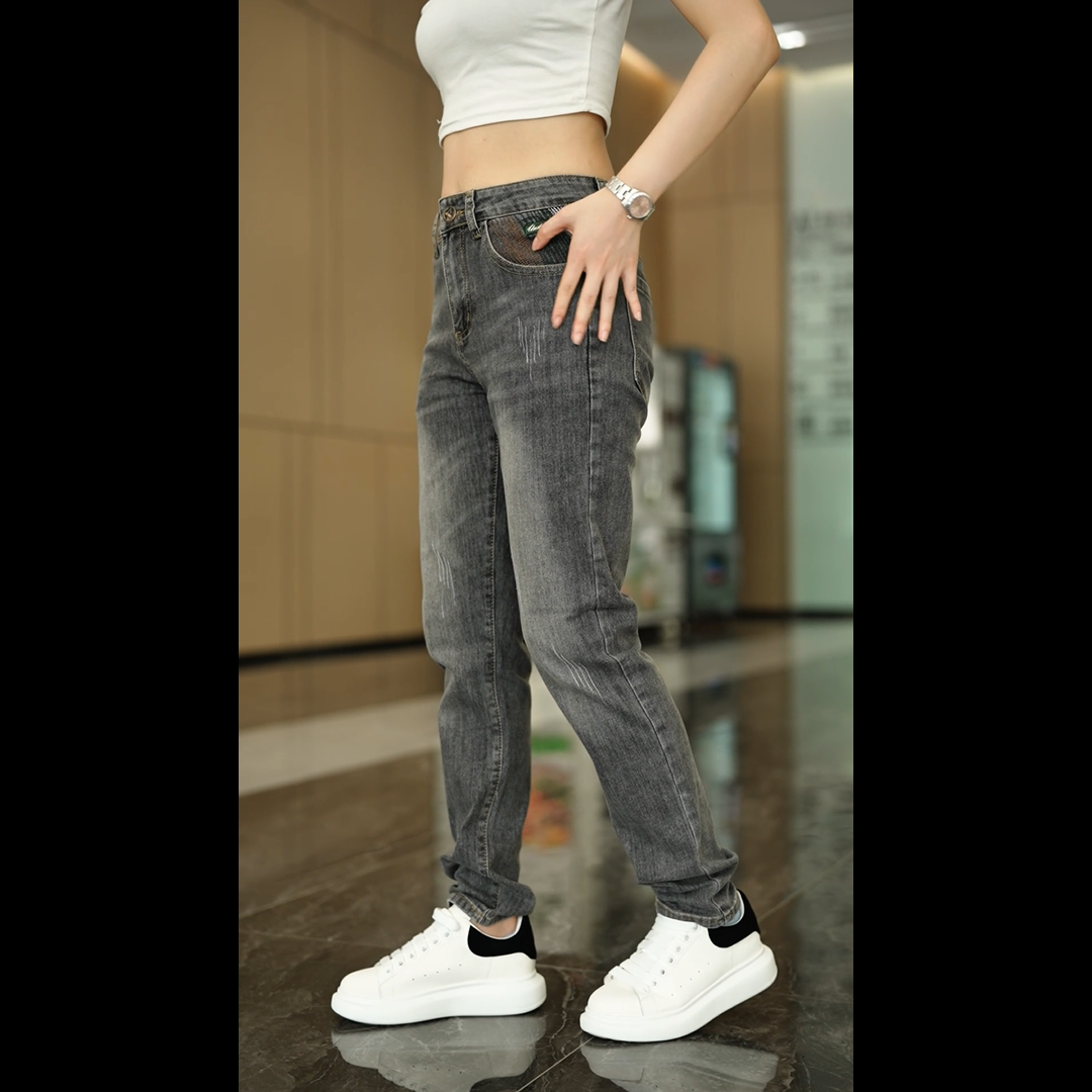 裤道KUDAO轻奢休闲刺绣窄裤腿修身秋款牛仔长裤小脚牛仔裤帅气搭