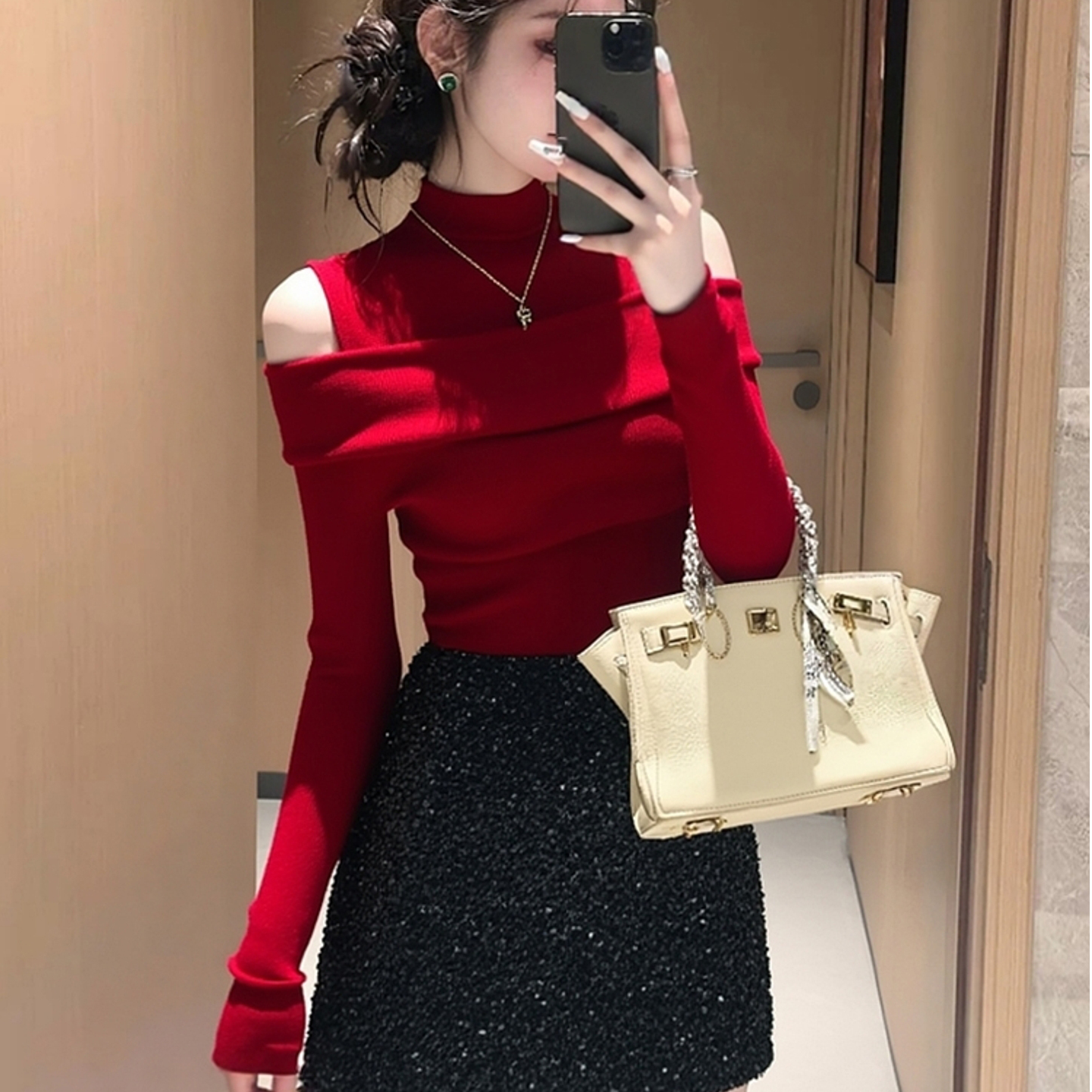 贵气感千金穿搭露肩红色针织衫女2025秋冬新款气质名媛设计感上衣