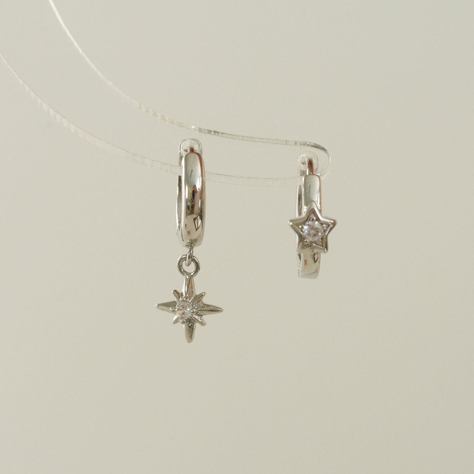 因缺斯汀饰品 铜合金耳饰 【星芒】不对称锆石星星耳扣蚊香盘耳夹
