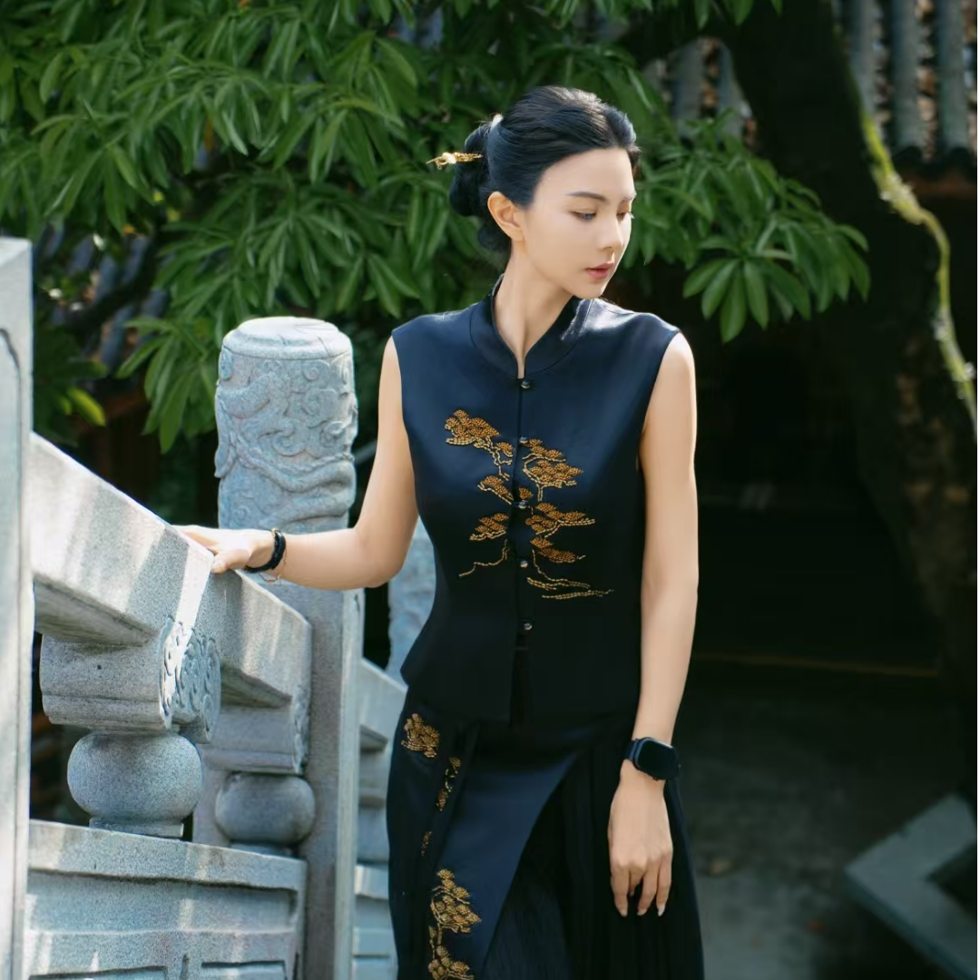 魏元高定/设计师高定醋酸松柏刺绣新中式套装-0974