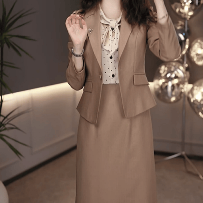 B052【外套+连衣裙】2025秋季新款温柔气质高端轻奢连衣裙两件套