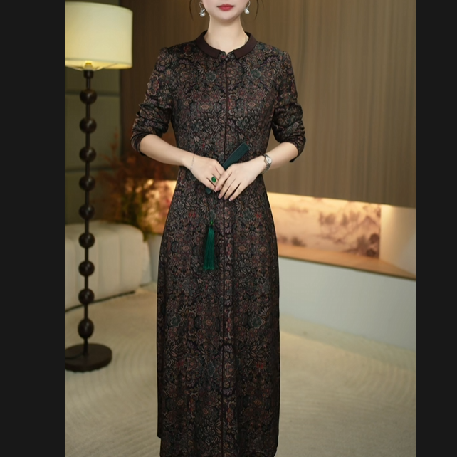 【暖晴川】秋季新款新款新中式减龄娃娃领中长款气质连衣裙