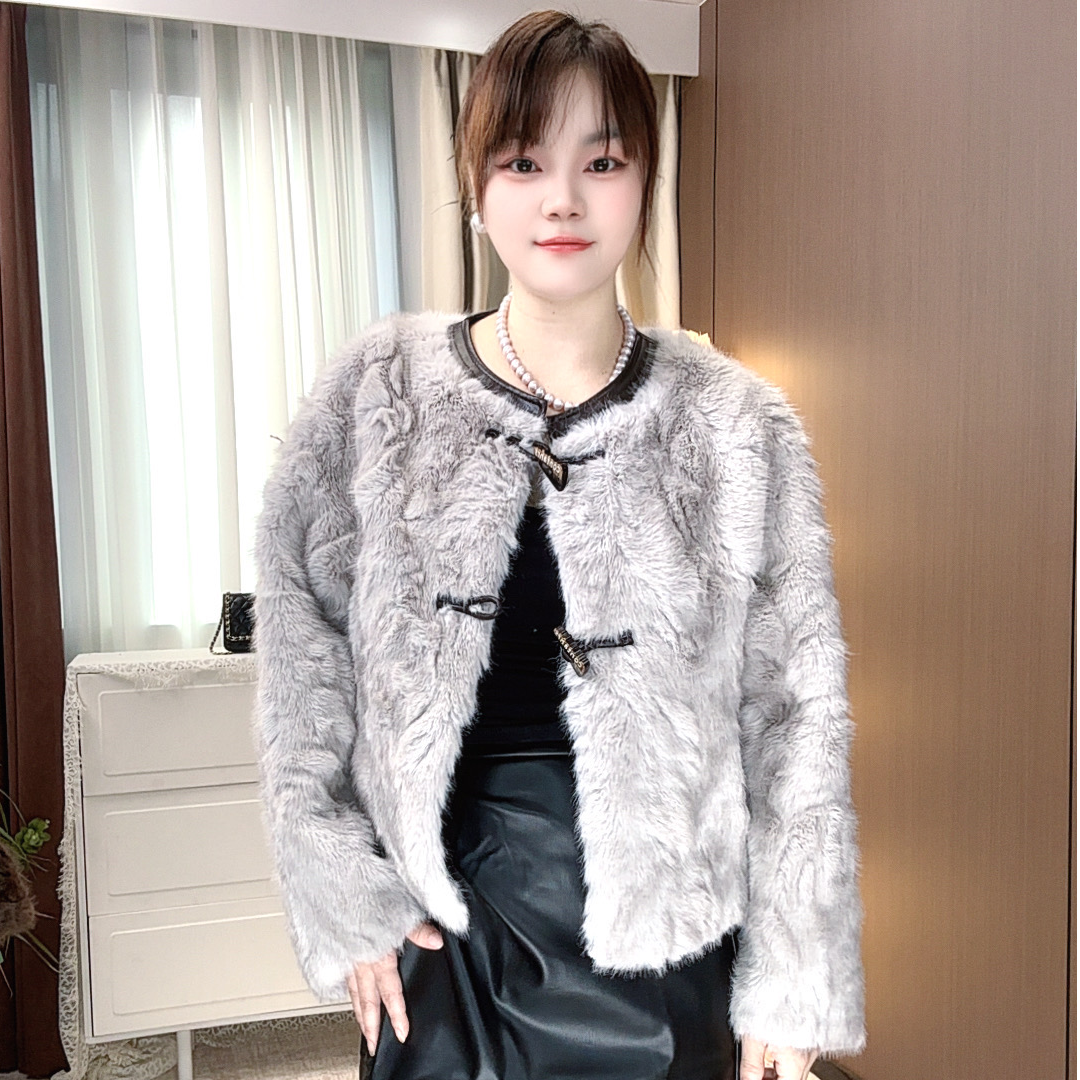 2025冬款轻奢时尚设计师加厚女式外套保暖显瘦宽松短外套8032-bo