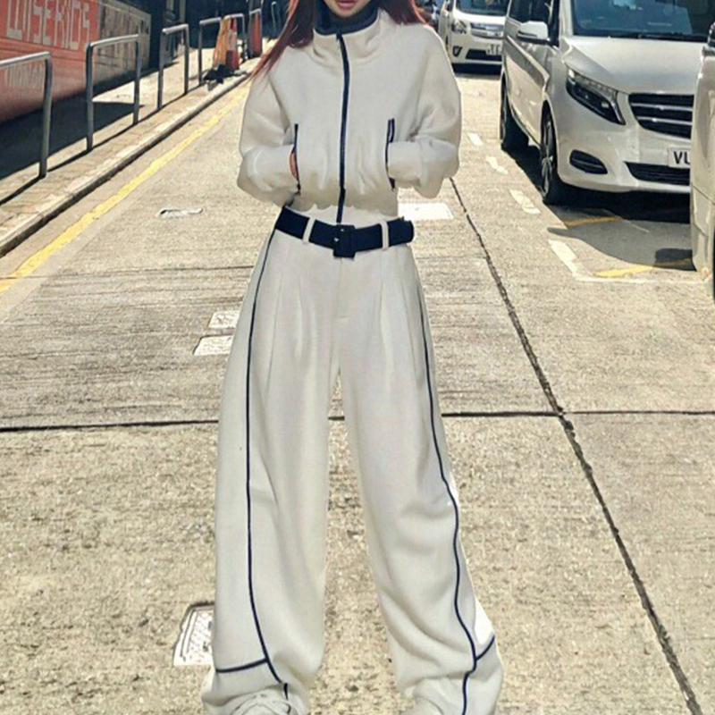 秋冬减龄一整套穿搭运动风独特好看甜酷立领外套高腰阔腿裤套装女