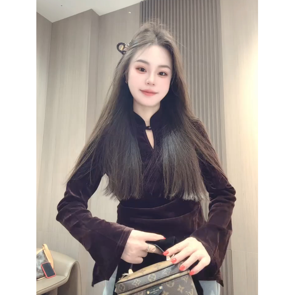 今年秋冬超火爆款穿搭ins风2025新款韩版气质减龄喇叭袖长袖衬衫