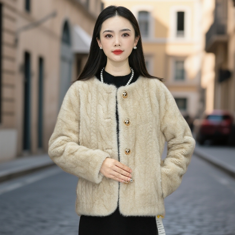 2025新款秋冬毛皮一体加绒加厚小香风轻奢休闲外套女时尚宽松短款