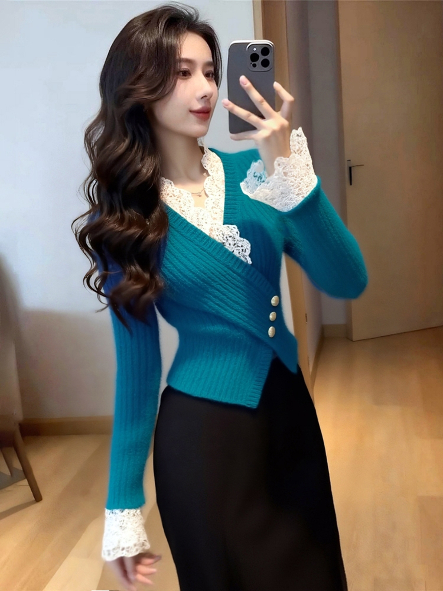 2025冬季小众设计感绝美独特漂亮小香风蕾丝拼接孔雀蓝针织上衣女