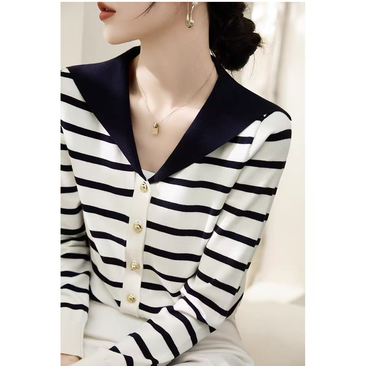 毛针织衫女春秋早秋上衣女装秋季黑白条纹时尚百搭显瘦长袖打底衫