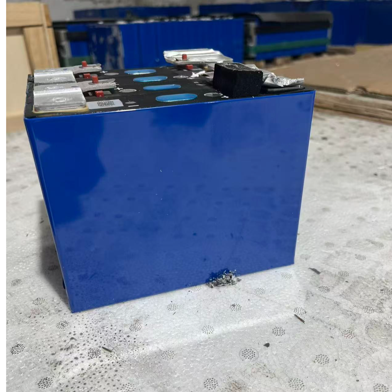 国轩/磷酸铁锂52ah/24年模组/可螺丝激光