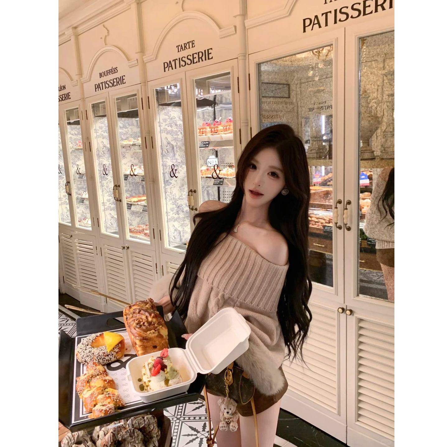 2025秋季新款时尚ins气质一字肩宽松毛衣长袖针织上衣配短裤套装