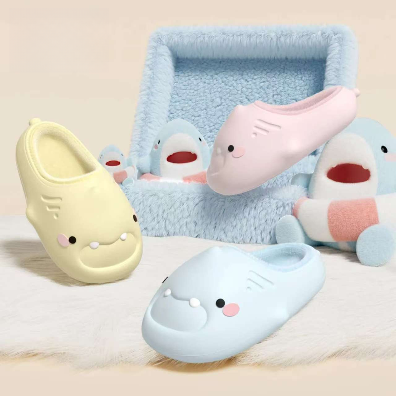 可爱卡通鲨鱼微足弓保暖棉拖鞋女冬季居家室内防滑可外穿防水拖鞋