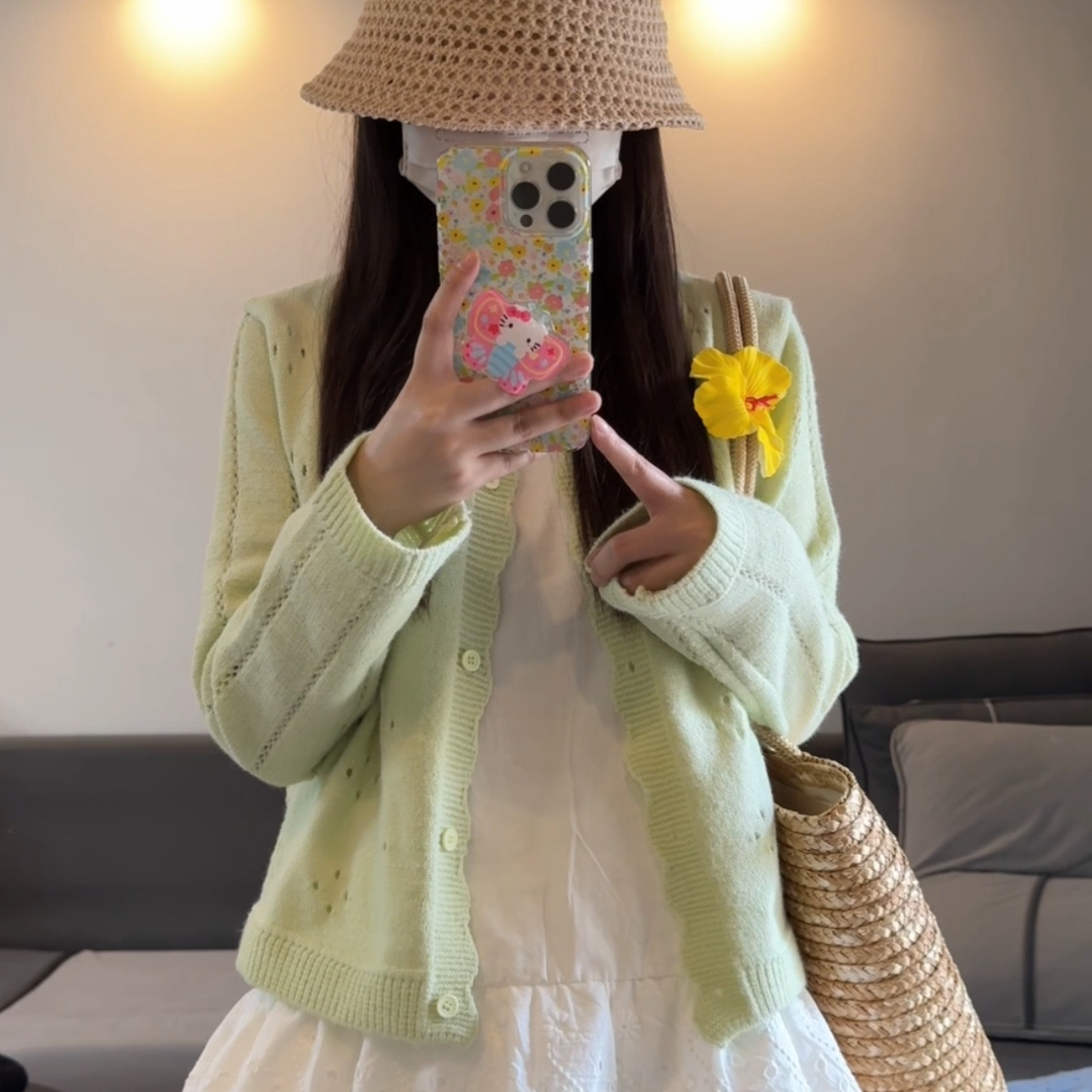 小个子洋气镂空针织开衫女2024年早春通勤百搭薄款长袖短款上衣