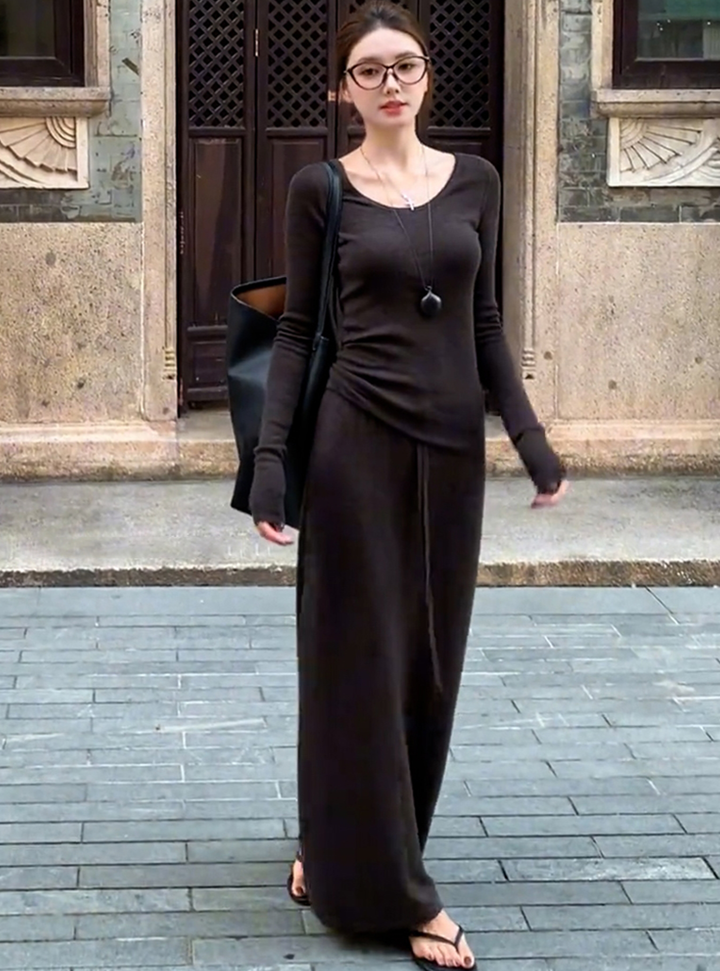 2025秋季超火穿搭两件套贵气感御姐高级感减龄咖色上衣半身裙套装