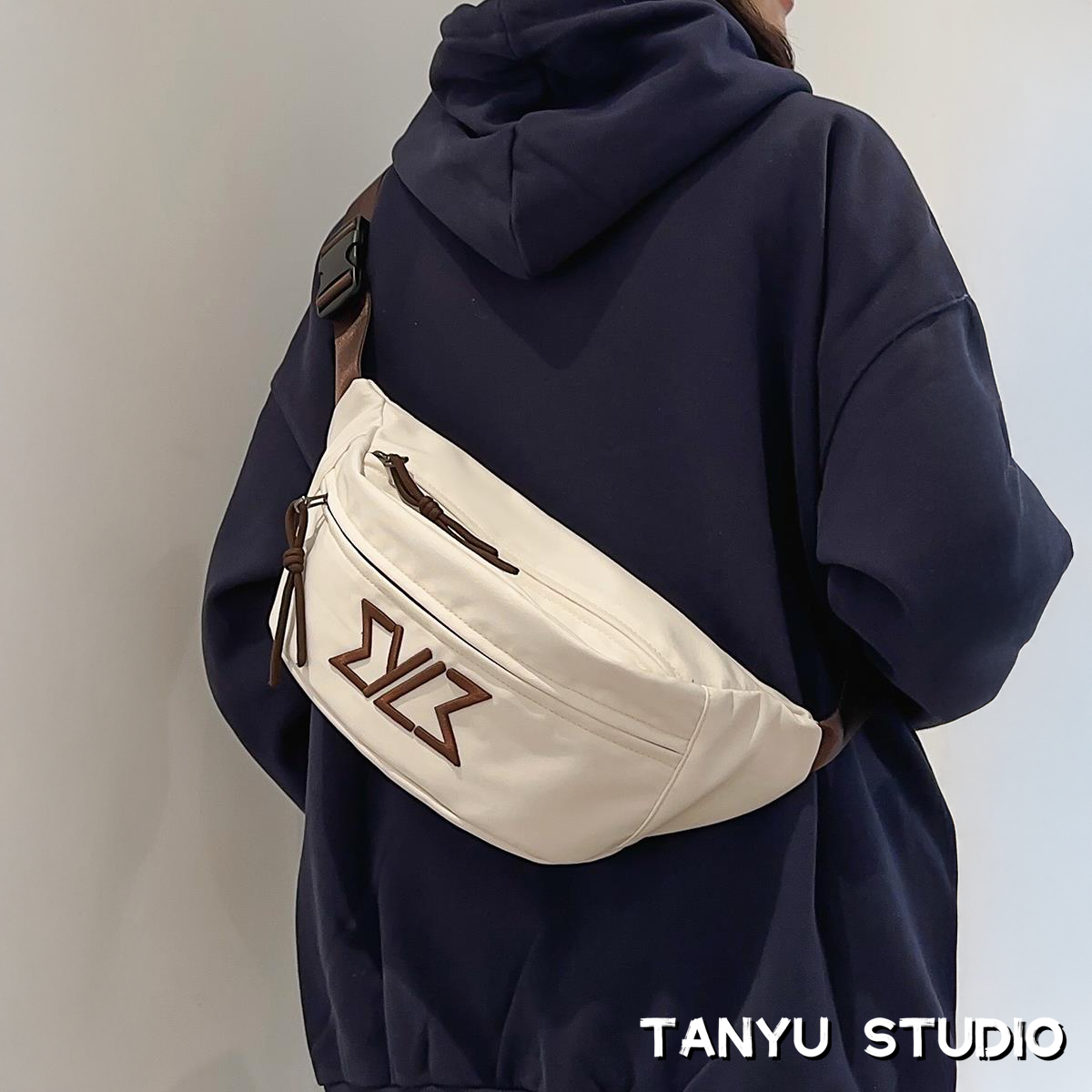 探屿胸包男款潮牌斜挎包男生休闲腰包单肩包女新款运动男士小挎包