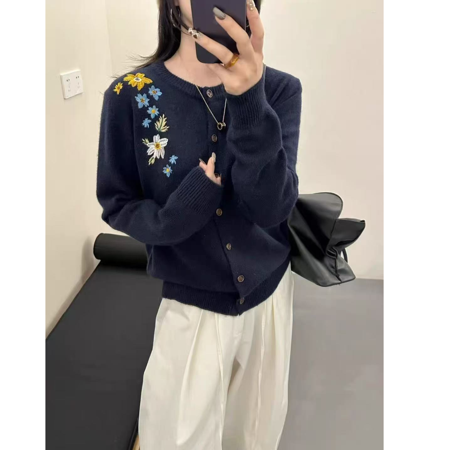 2025欧美风新款刺绣外套花朵毛衣绣花保暖开衫上衣针织衫1319-1