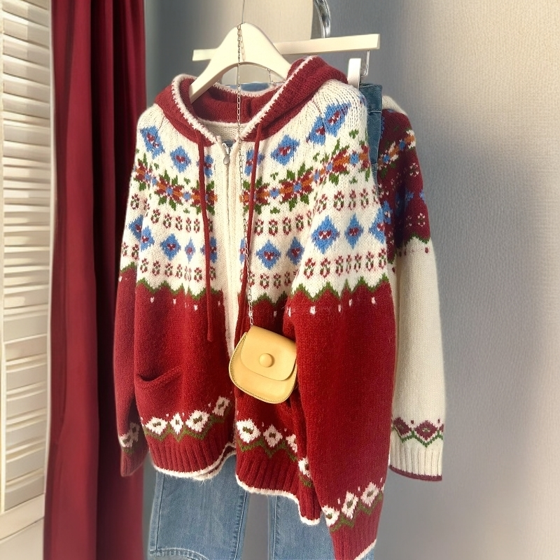 大码费尔岛提花连帽红色针织开衫女秋季胖MM显瘦宽松遮肉毛衣外套