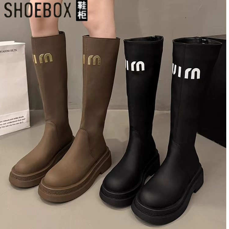 达芙妮集团鞋柜时装厚底靴子冬秋季时尚百搭直筒靴女长筒靴后妈鞋