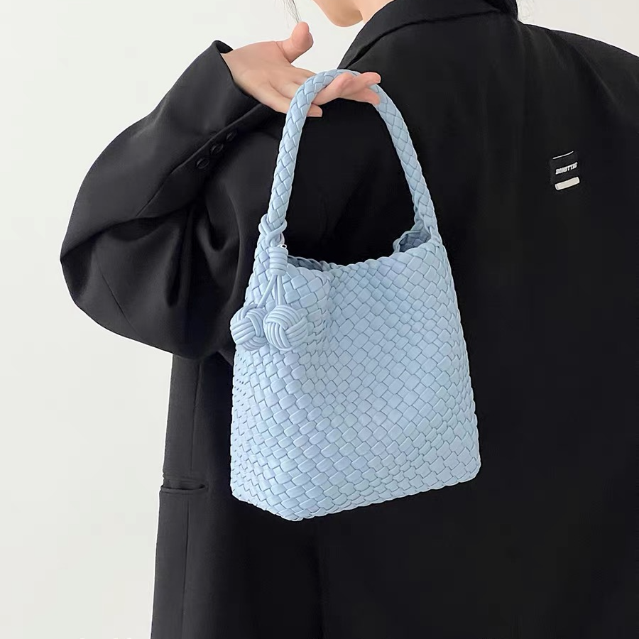 泰国同款菜篮子编织包大容量编织包包女2025新款水桶包通勤手提包