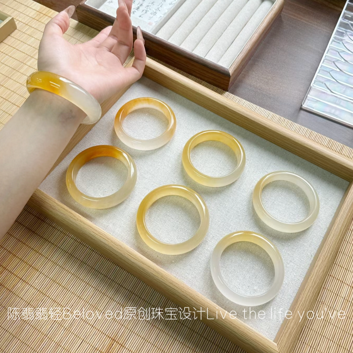 一口糖玉手镯玛瑙手镯石英质玉镯子一口黄镯子轻奢百搭送女友礼物