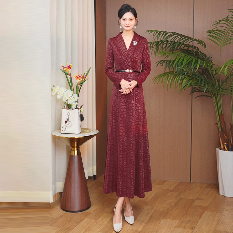 2025秋季长裙新款减龄气质显白收腰修身时尚妈妈装显瘦长袖长裙