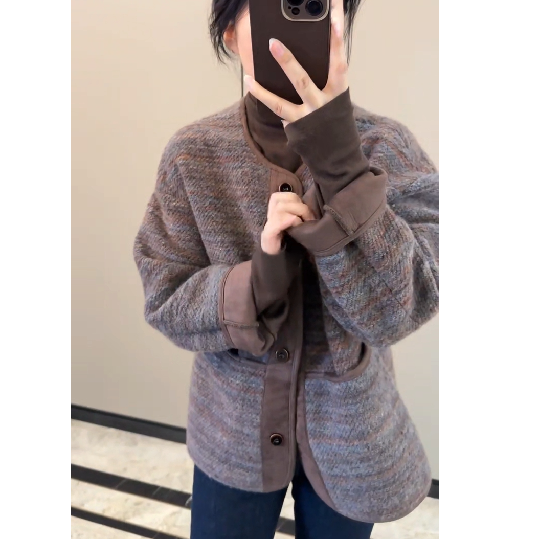 今年秋冬超火爆款穿搭休闲2025新款韩版复古时尚减龄百搭开衫外套