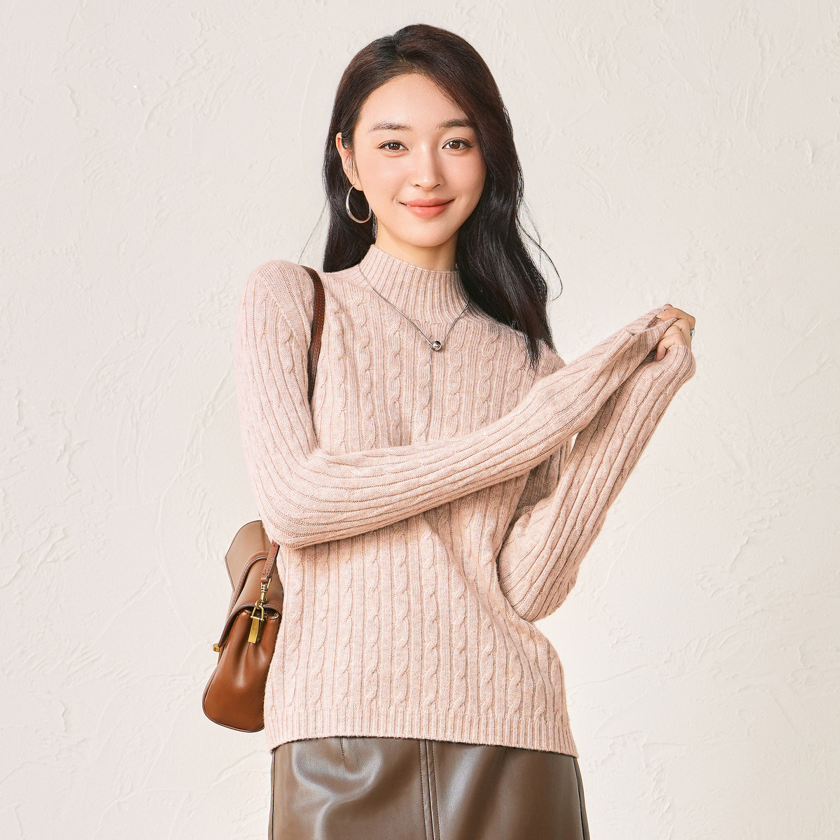 【年终狂欢季】春竹品牌2025冬季爆款半高领时尚绞花100%纯羊毛衫女