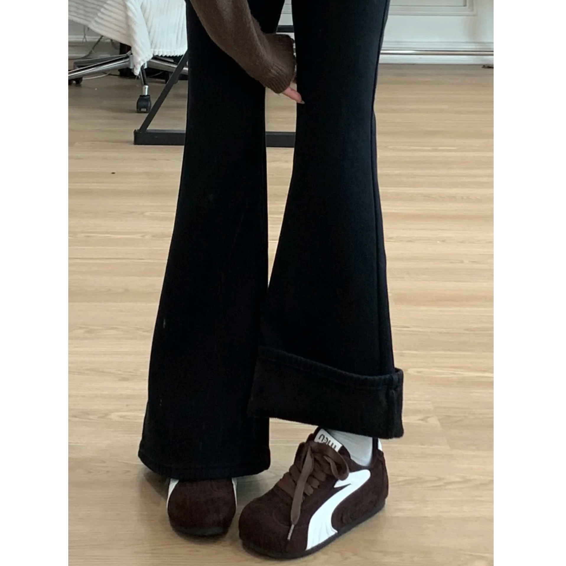 黑色加绒微喇裤女小个子高腰垂感加厚牛仔裤胖mm大码不贴腿喇叭裤