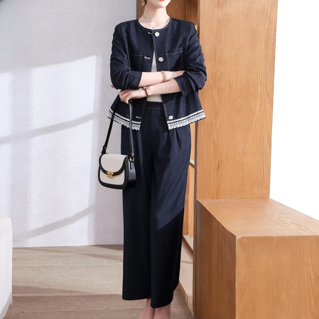 妈妈秋装套装2025新款今年流行的中老年女装减龄洋气上衣服两件套