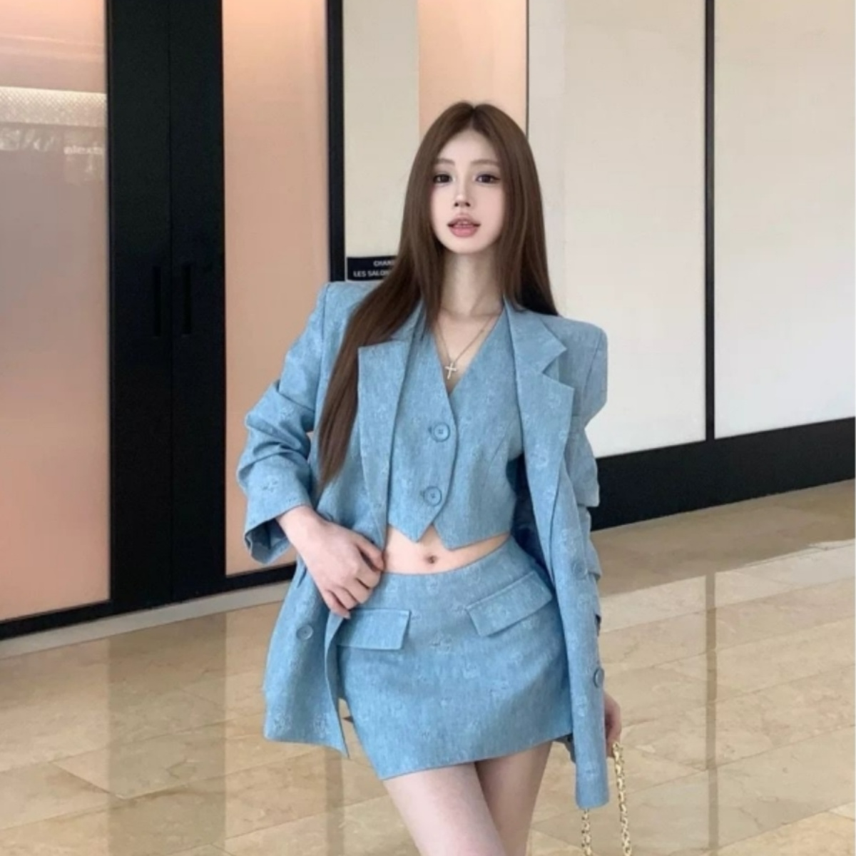 时尚气质辣妹套装女2025秋季蓝色西装外套马甲背心包臀半裙三件套