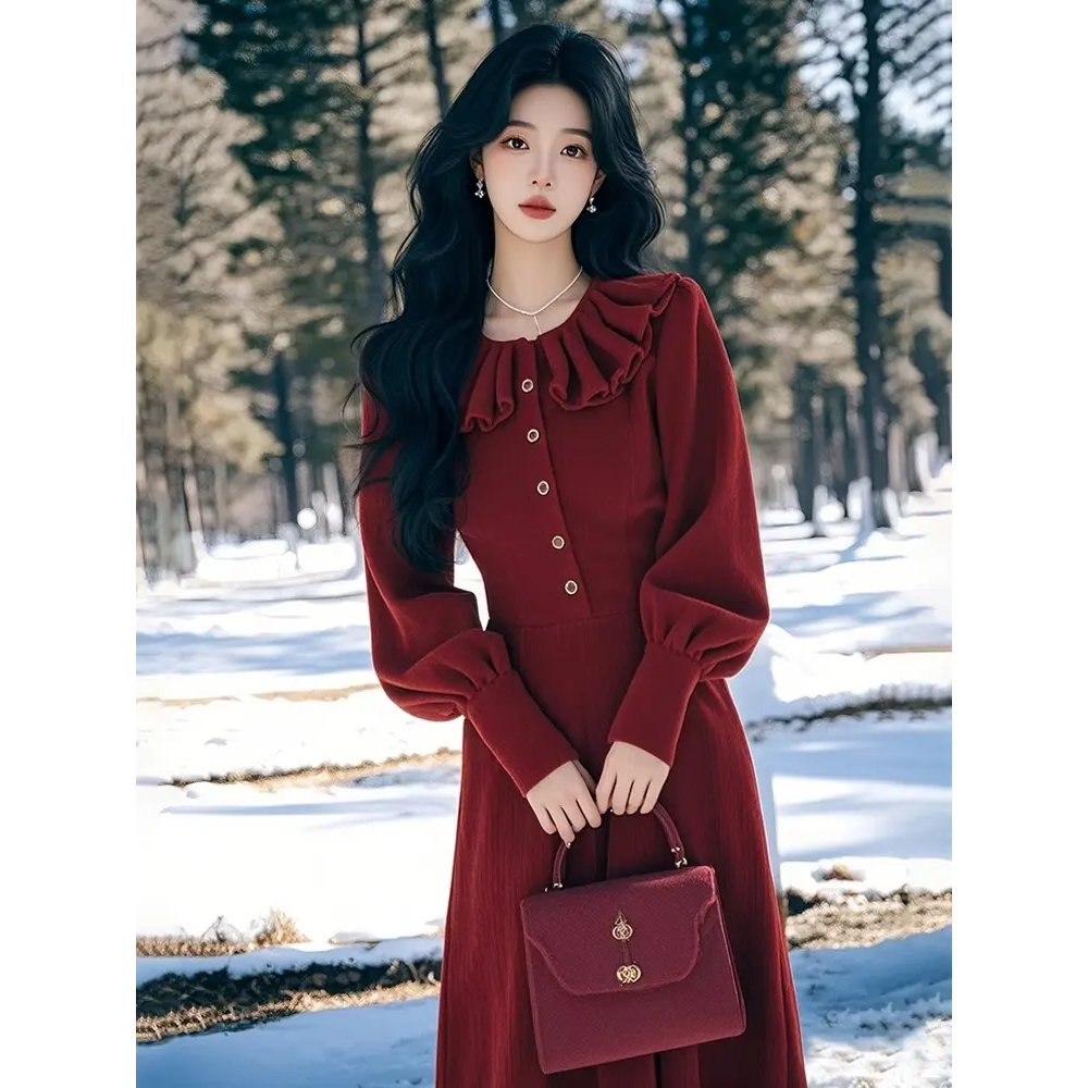 酒红色荷叶领灯笼袖灯芯绒连衣裙名媛高级感穿搭漂亮独特新年裙子
