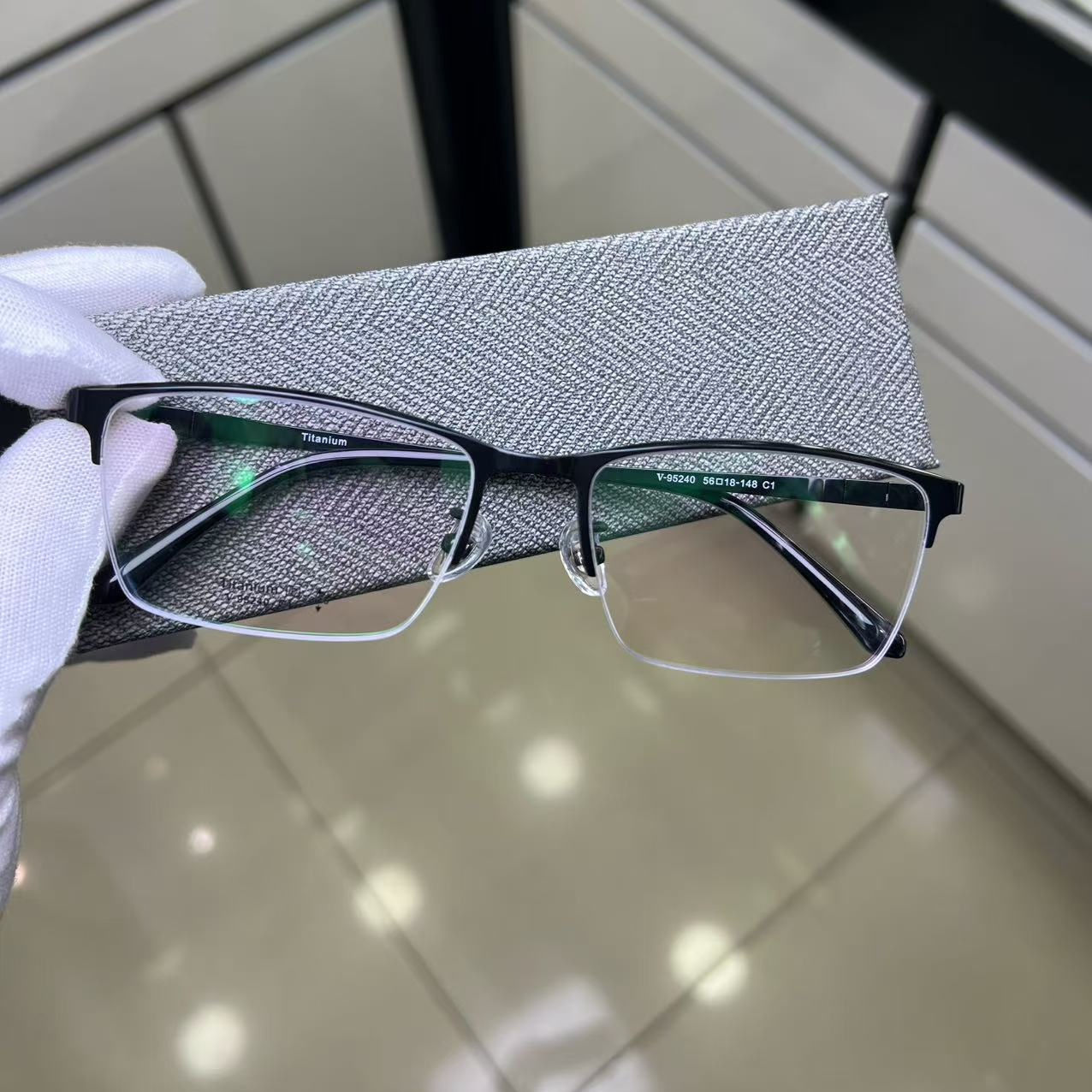纯钛超轻眼镜V格男款精品架近视镜百搭半框商务男款时尚镜架95240