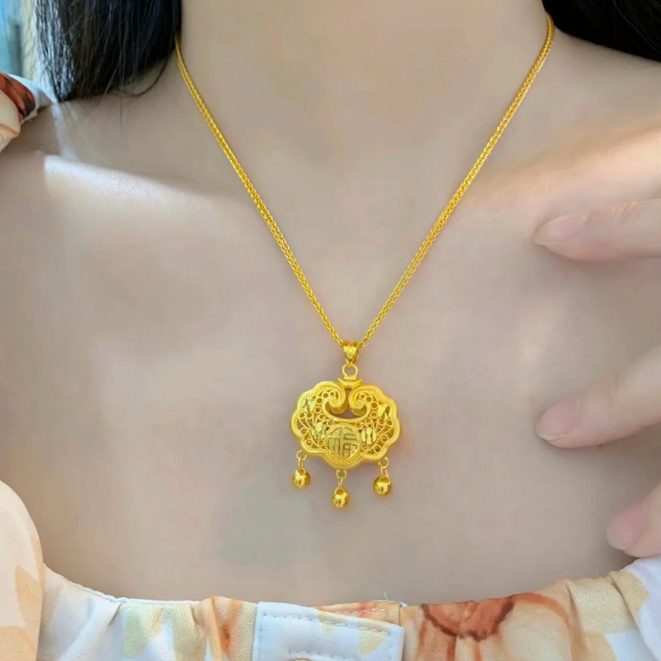 铜合金项链 新中式国潮吊坠镂空锁平安长命锁时尚挂坠