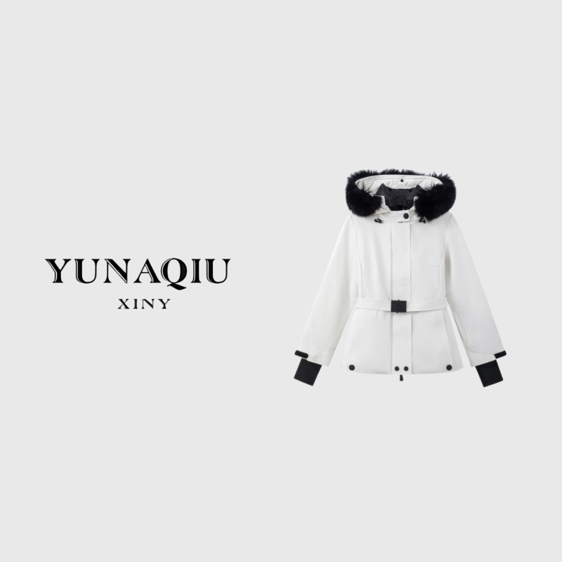 YUNAQIU 秋冬白色简约滑雪系列高定毛领保暖腰带款鹅绒服-8711