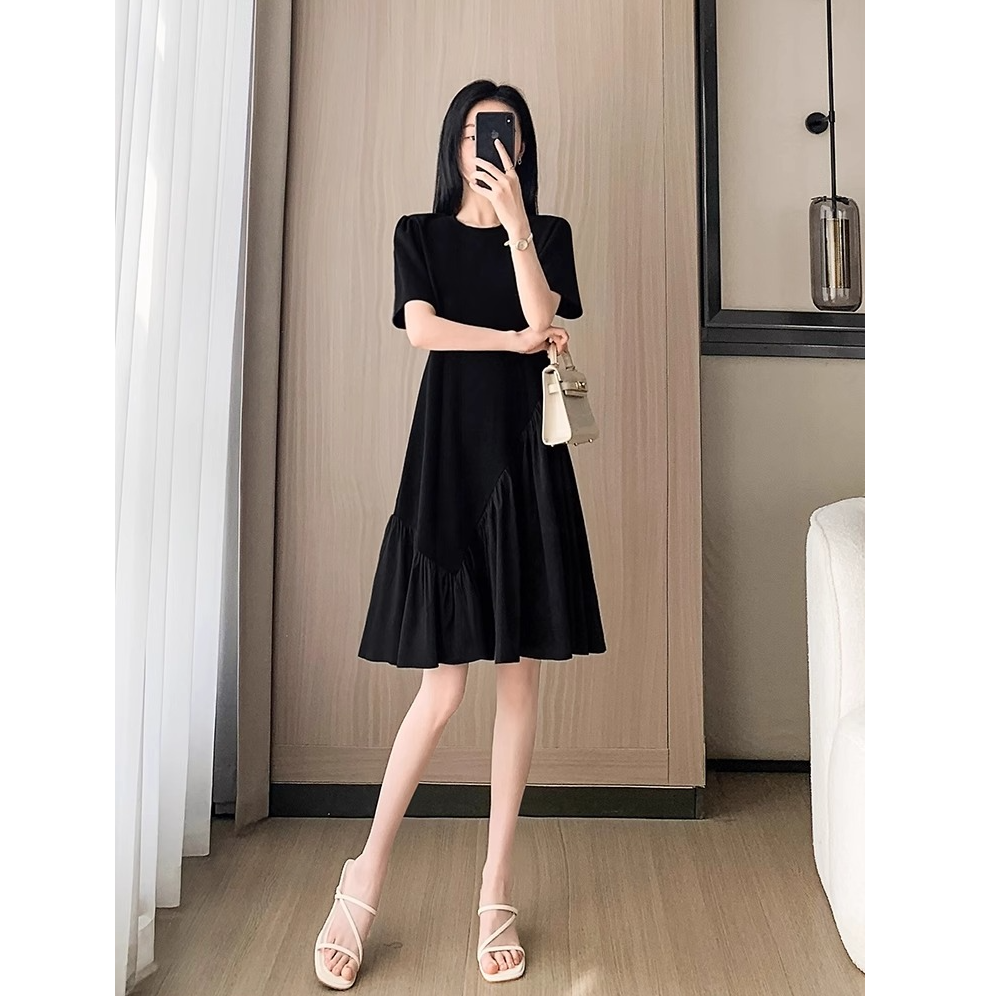小个子赫本风黑色连衣裙女夏2025新款高级感法式气质显瘦a字裙子