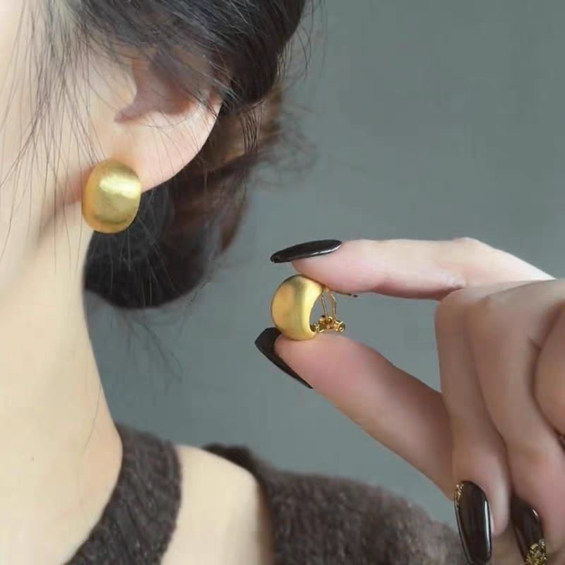 铜合金耳饰 金色拉丝豌豆轻奢高级百搭耳环金色耳饰冷淡风小众