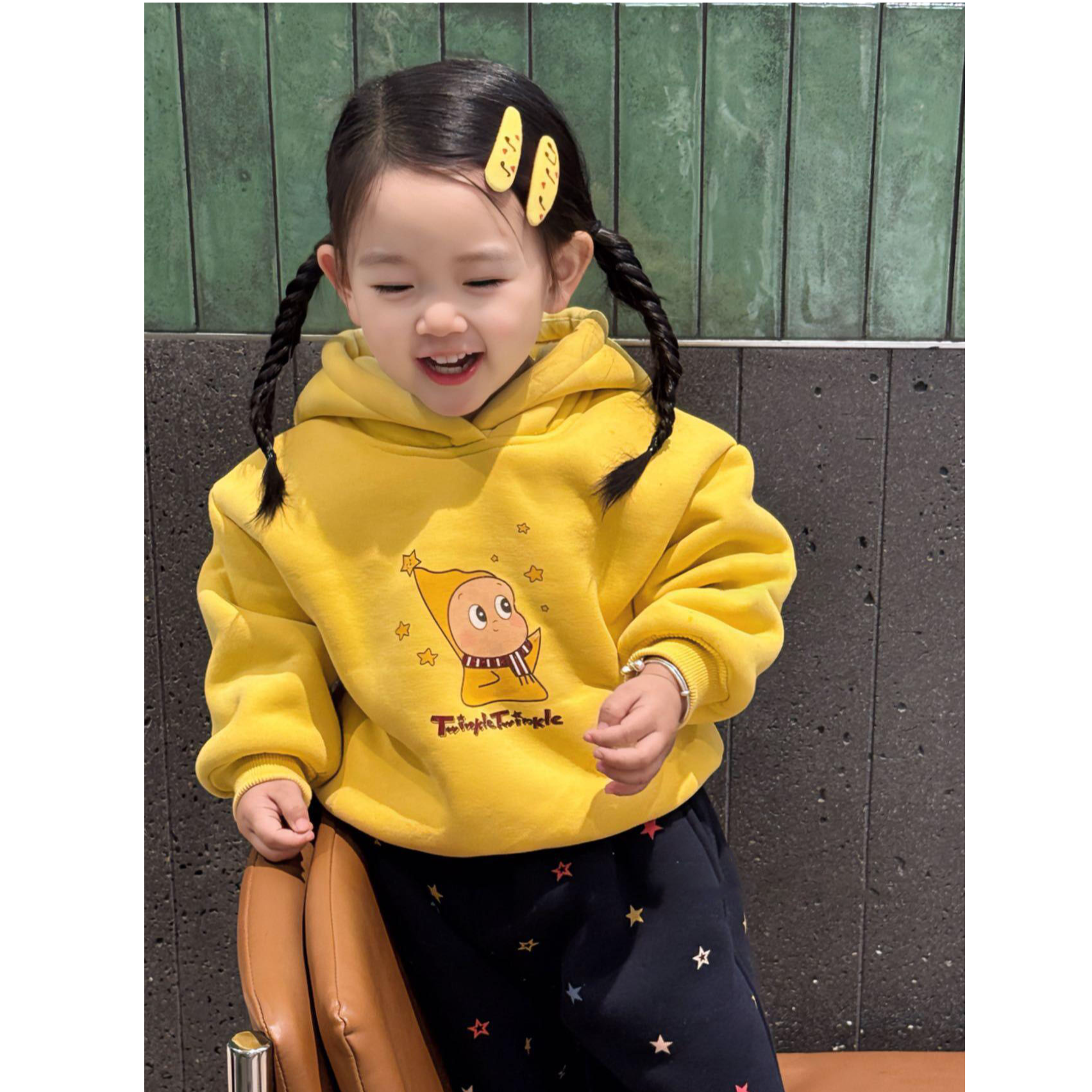 小思家女童2025冬季新款韩版休闲风星星人连帽卫衣印花休闲裤套装