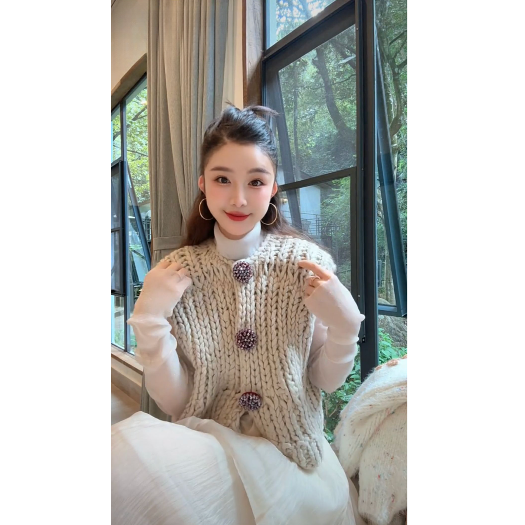 洋洋优选-秋冬新款重工手打粗棒针单排扣设计毛衣马甲外套YY71973