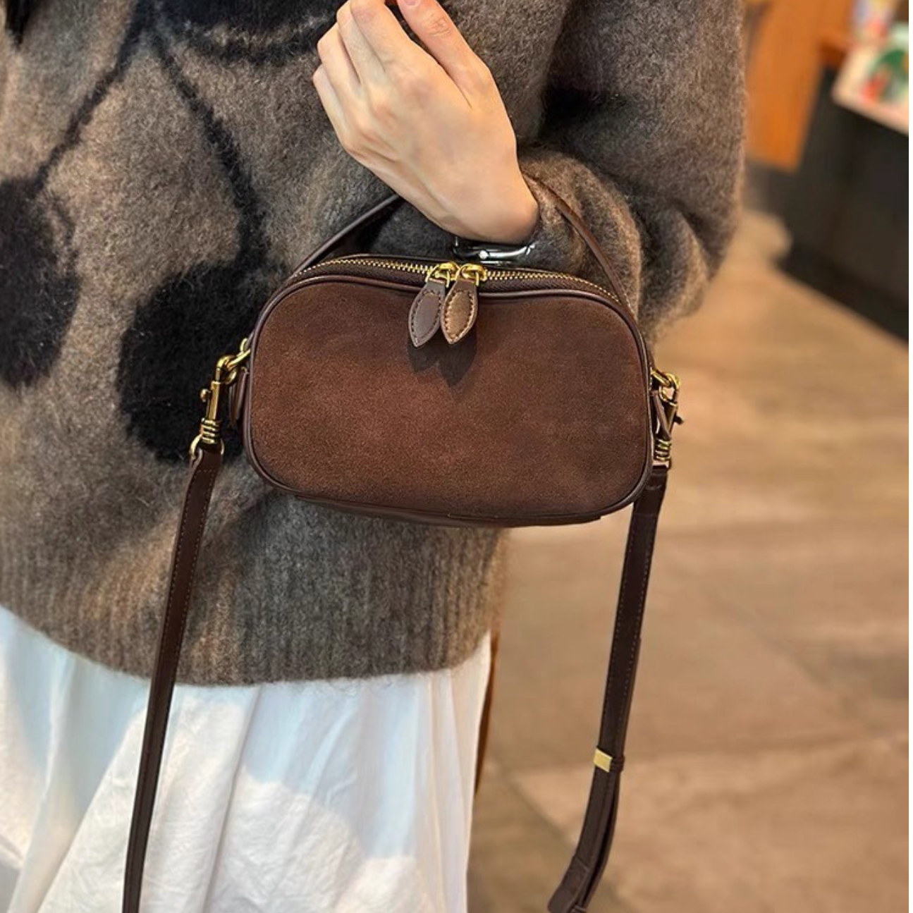 2025冬季新款磨砂绒面手提小包包相机包洋气百搭皮革单肩斜挎包女