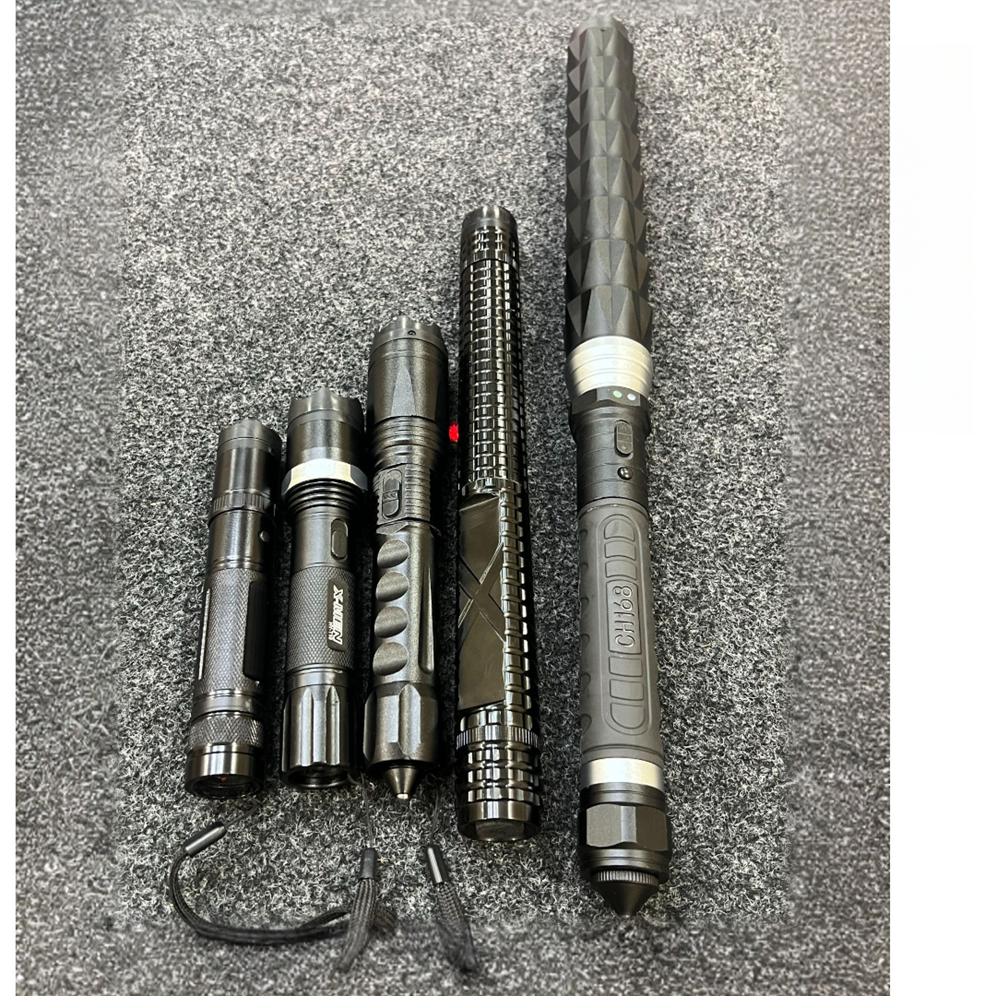 户外可充电超亮远射强光手电筒自卫手电筒高压电击防卫器