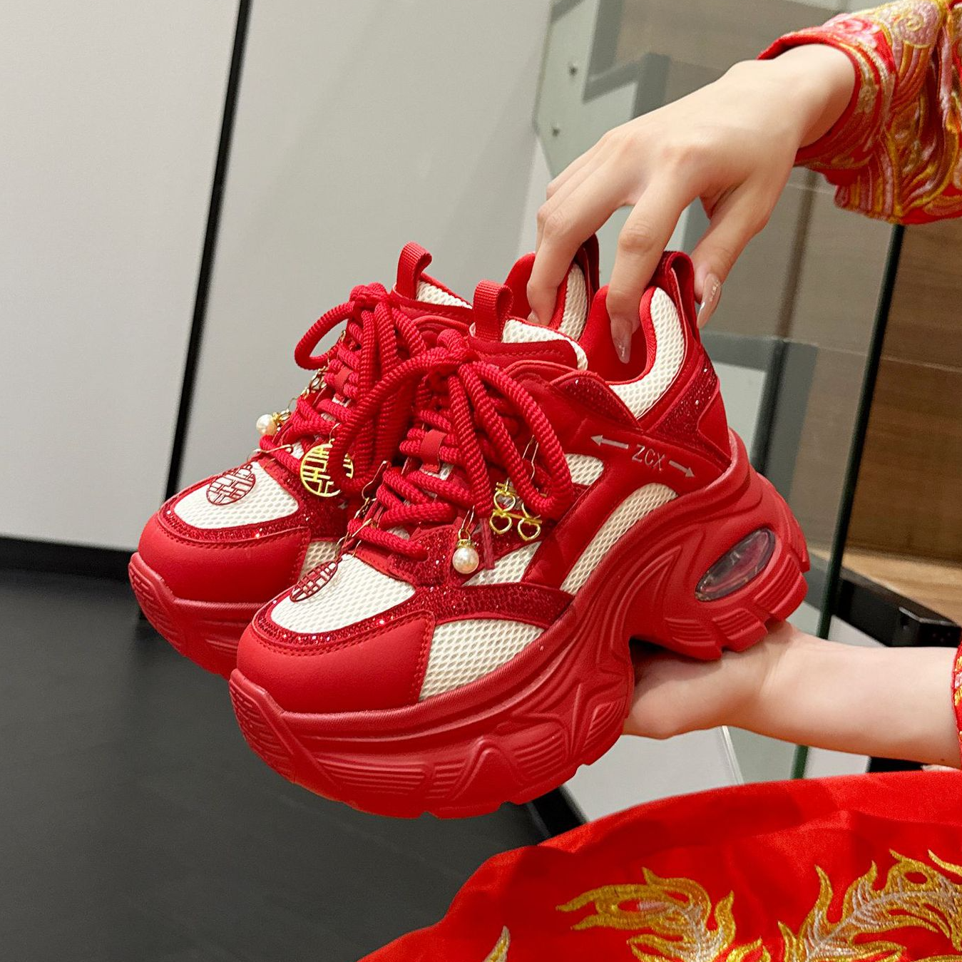 厚底红色老爹鞋女2025新款小个子8CM增高婚鞋秀禾婚纱新娘结婚鞋