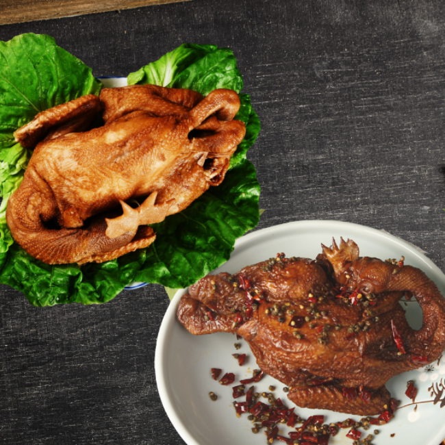 【两种口味】老味大烧鸡（1.8斤以上）和手撕藤椒鸡（1.6斤以上）各一只