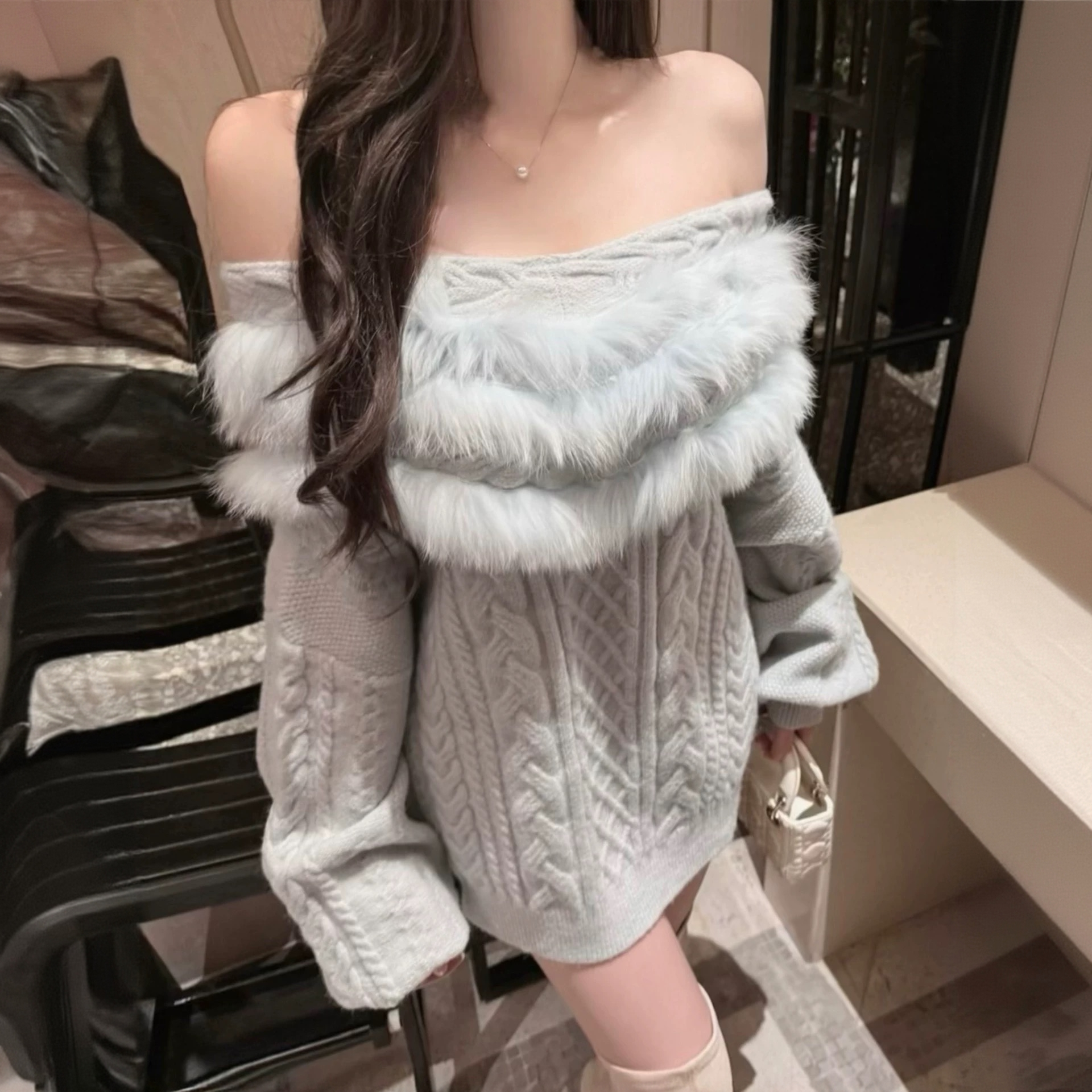 一字肩毛毛领针织毛衣2025秋冬新款韩系巨好看慵懒纯欲风露肩上衣