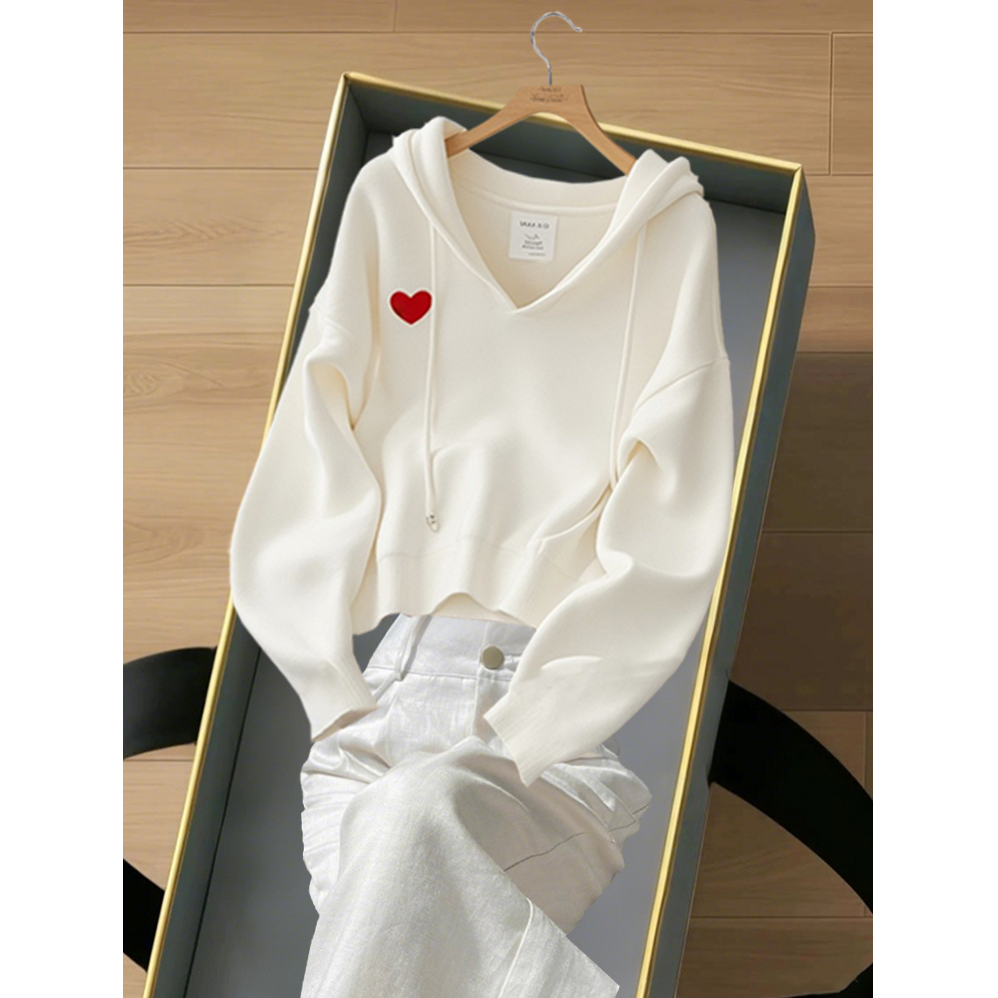 外穿爆款早秋减龄学院风软糯简约秋季慵懒风百搭感白色爱心连帽女