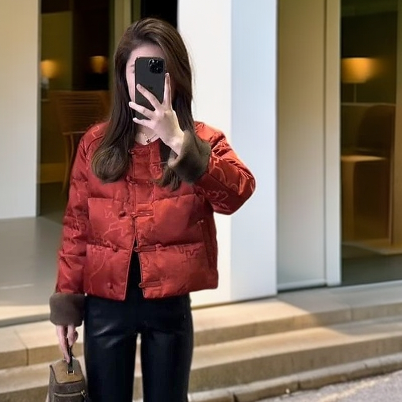 新中式国风盘扣刺绣羽绒服女2025冬季新款白鸭绒保暖时尚过年外套