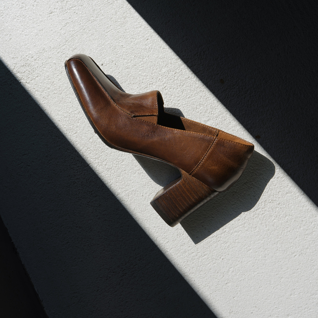 高档时尚舒适一脚蹬植糅棕色马皮女单鞋粗跟百搭方头奶奶鞋真皮底